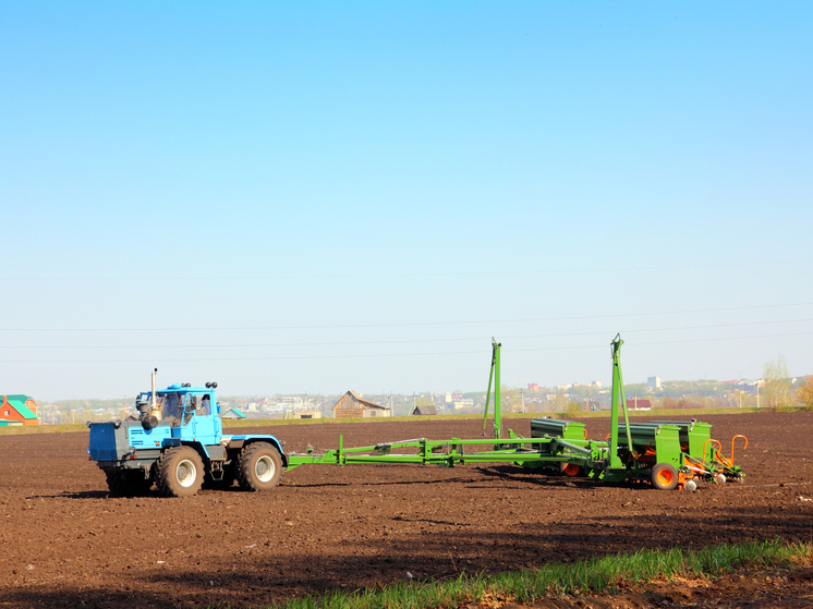 Пинежанин рассчитался с долгами, чтобы не потерять трактор