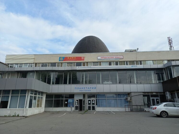 Мэрия Саратова возобновляет попытки вернуть здание планетария на Чернышевского