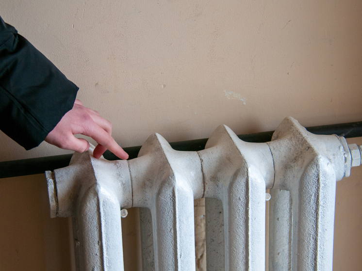 В Находке тысячи жителей остались без тепла из-за крупного ДТП с фурой