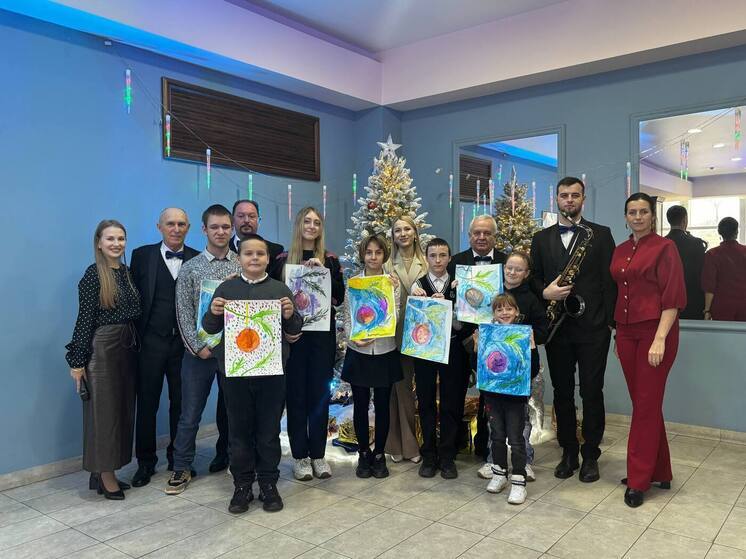 В Мелитополе состоялся арт-проект «Мелодия в красках» ко Дню Святого Николая