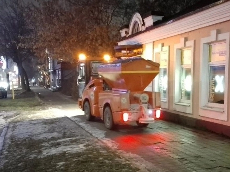 Ивановские коммунальщики продолжают бороться с последствиями непогоды