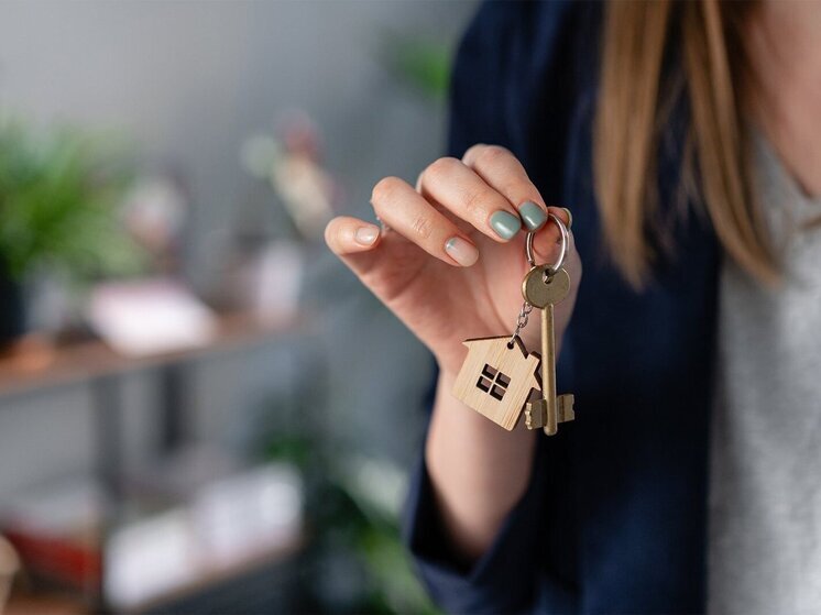 Сирота из Савино получила ключи от квартиры