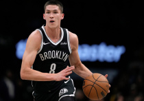 19-летний российский баскетболист Егор Дёмин провёл очередной результативный матч в своей ещё очень юной карьере в НБА. В домашней встрече «Бруклин Нетс» против «Торонто Рэпторс», прошедшей в ночь с 18 на 19 декабря по московскому времени, он набрал 16 очков, совершил пять подборов, три передачи и два перехвата, а его показатель эффективности составил впечатляющие +24. Главное — именно в решающей четверти Дёмин проявил лидерские качества, став катализатором победы своей команды со счётом 96:81.
