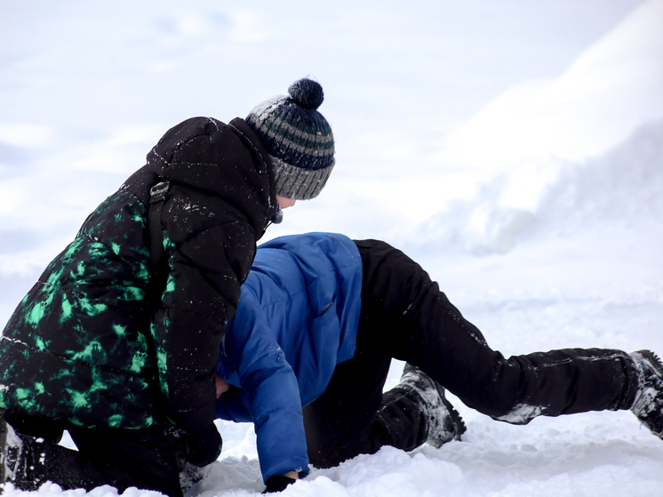 В Новосибирске подростки избили второклассника после конфликта в торговом центре