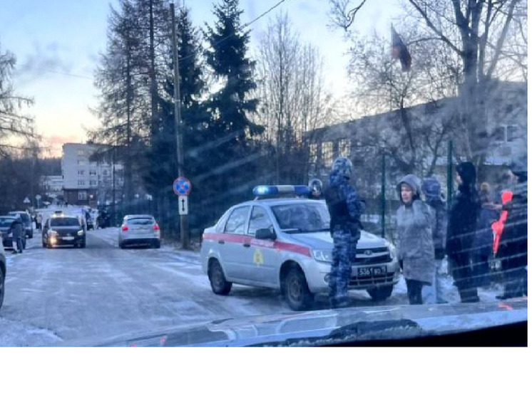 Школа в Новой Вилге эвакуирована из-за сообщения о минировании