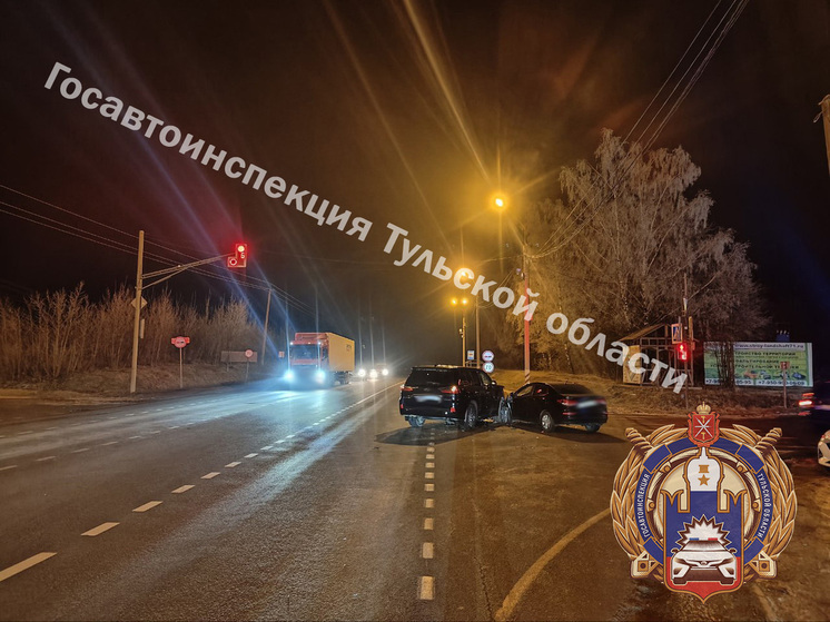 На автодороге М-2 «Крым» столкнулись «Киа Рио» и «Лексус»