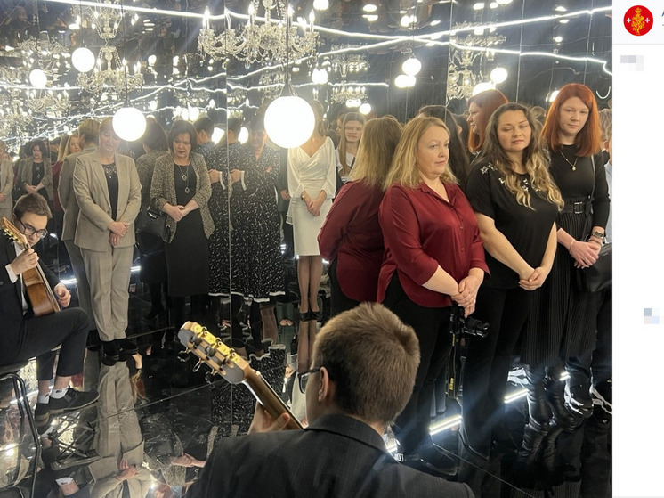 В Борисовском историко-краеведческом музее открыли зеркальную комнату