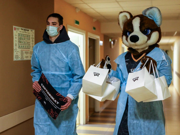 Баскетболисты «ЧБК» вручили подарки младенцам, родившимся в день баскетбола