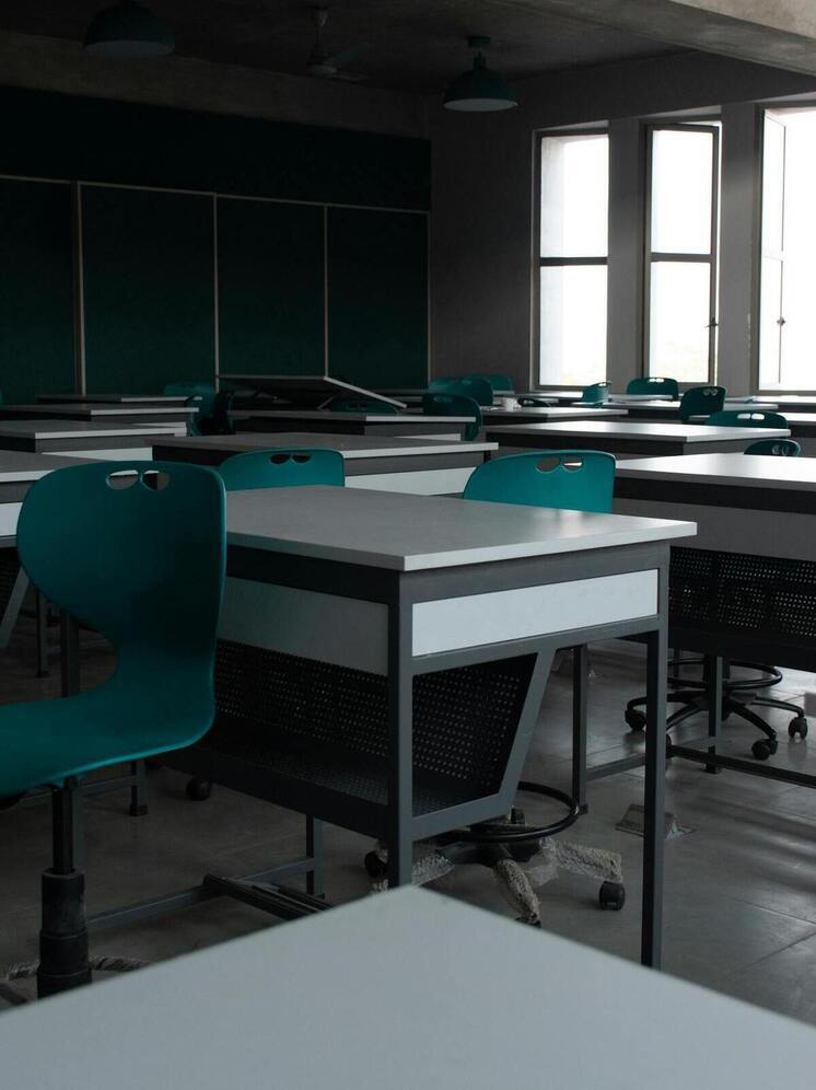 Учительница из Дагестана спасла учеников от нападавшего в школе Одинцово