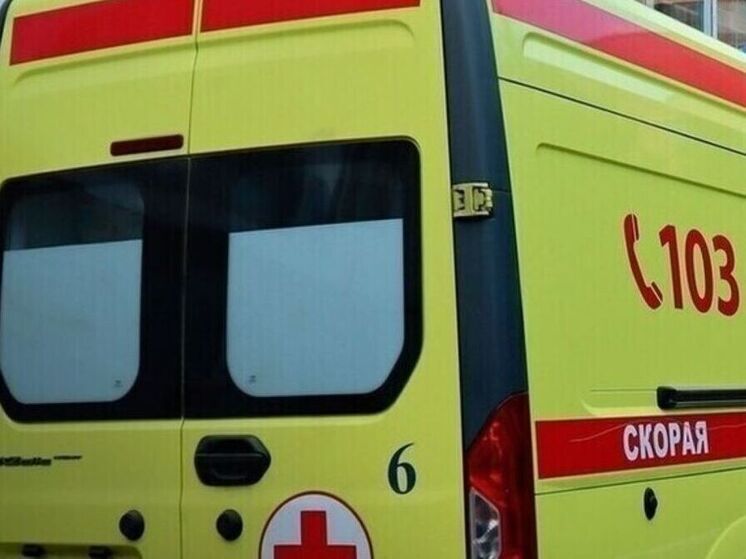 В Курской области иномарка перевернулась в кювет, уходя от лобового столкновения