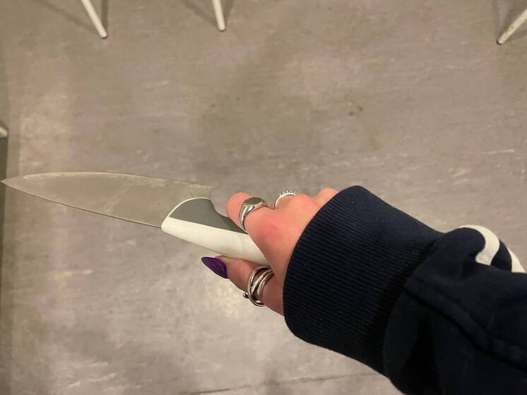 Пьяная петербурженка заколола ножом знакомого во время приготовления ужина