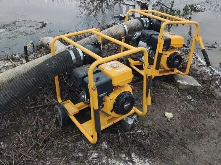 Во Всеволожском районе подтопило 3 приусадебных участка после засора сливной трубы