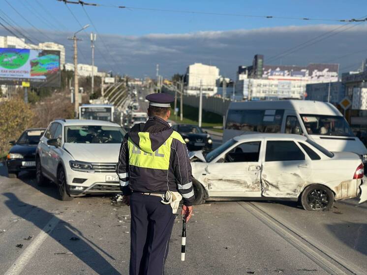 В Севастополе столкнулись пять автомобилей