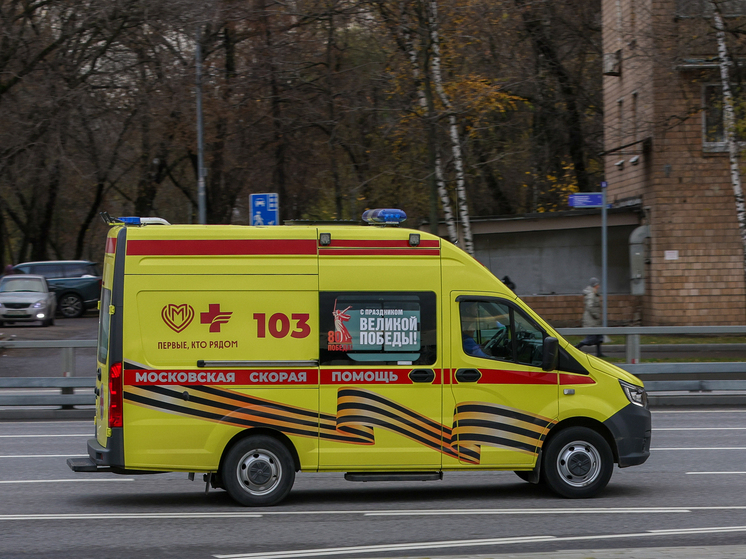 Пять человек пострадали в ДТП со скорой помощью в Москве