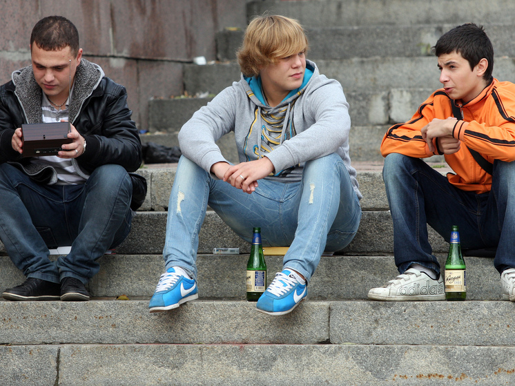 Конфликты поколений (бумеры, X, миллениалы, Z): в чем корень непонимания