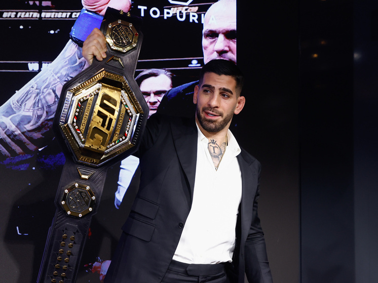 Ранее Топурия прошелся сразу по нескольким бойцам. 