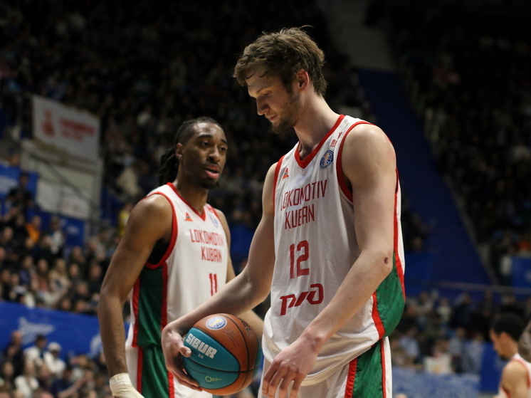 Ситуация вокруг центрового «Локомотива-Кубань» Кирилла Елатонцева переросла из внутреннего клубного конфликта в международный спортивно-правовой прецедент. Краснодарский клуб направил официальное обращение в Международную федерацию баскетбола (FIBA) с требованием запретить переход игрока в другой клуб, сообщает «Матч ТВ». Причина — подозрения в нарушении трудовых обязательств и, возможно, попытке уйти из клуба под предлогом болезни.