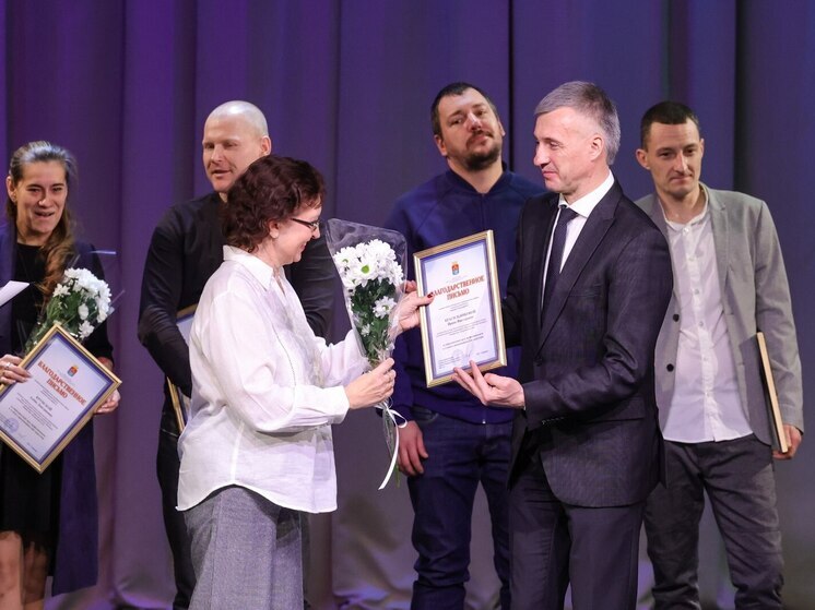 Выборгские энергетики отметили профессиональный праздник во Дворце культуры