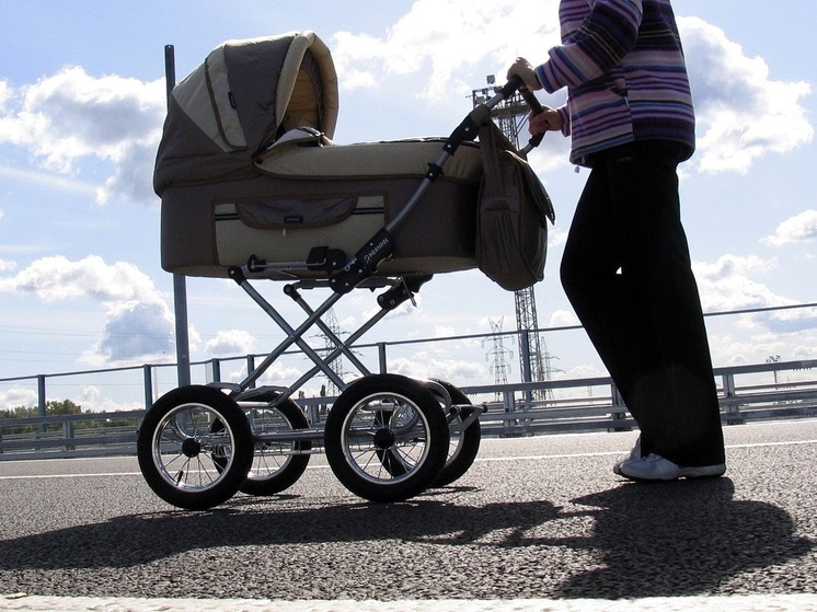 В Китае известный художник стал отцом в 87 лет и лишил наследства старших детей