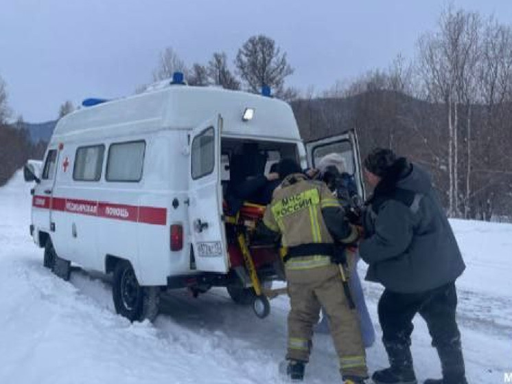 В Туве спасатели МЧС работали сегодня при ДТП в Тоджинском районе