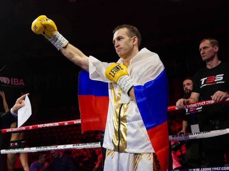 Вечер профессионального бокса в Турине стал настоящим триумфом российской школы. Два наших боксёра — Павел Фёдоров и Владимир Мирончиков — продемонстрировали уверенное доминирование, оформив досрочные победы и подтвердив статус восходящих звёзд международной арены. Об этом официально сообщила пресс-служба Международной ассоциации бокса (IBA).