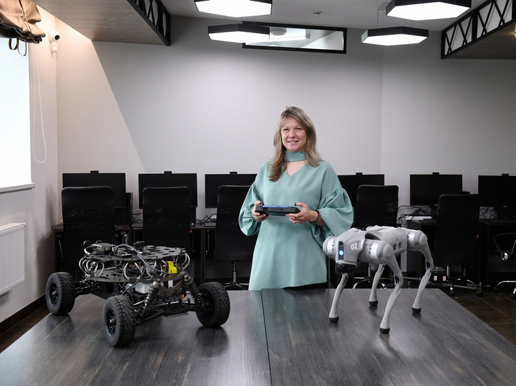 Денис Паслер вручил губернаторские премии выдающимся преподавателям