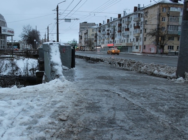 Тульских водителей предупредили об опасности на дорогах из-за гололедицы