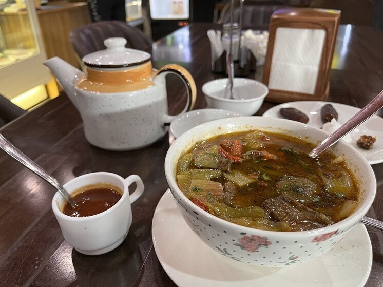 Как провести новогоднее застолье без тяжести в желудке