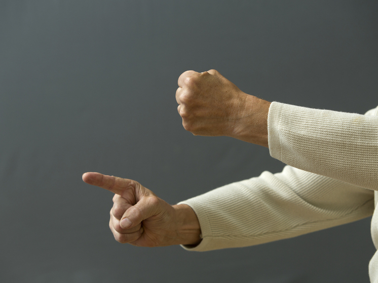 Психологи рассказали, какие люди чаще матерятся в мессенджерах