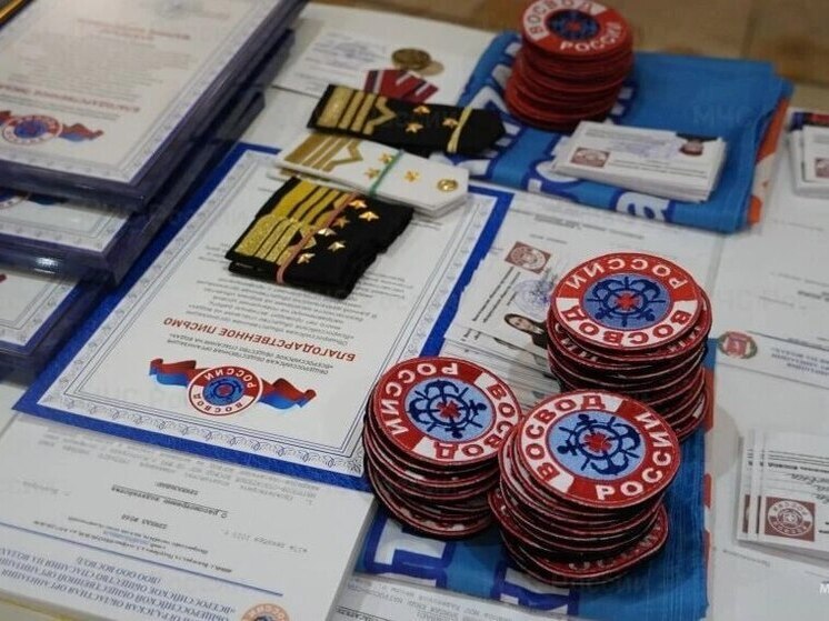 135 юных волгоградцев вступили в ряды матросов-спасателей