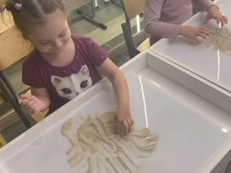 Студия песочной анимации заработала в ДШИ Салехарда