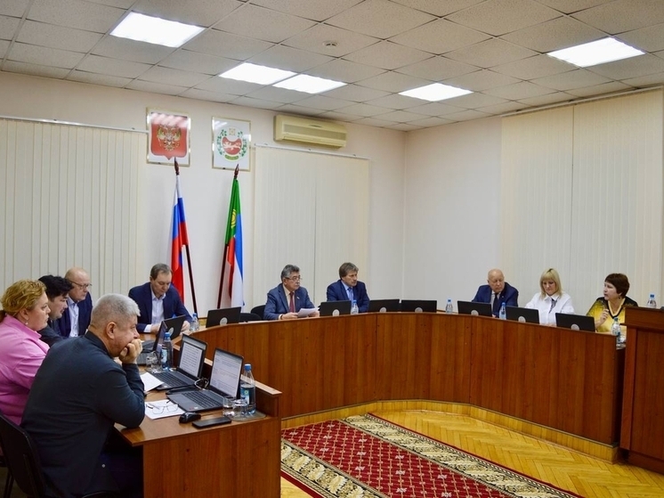 Парламент Хакасии рассмотрит почти 40 законопроектов за полгода