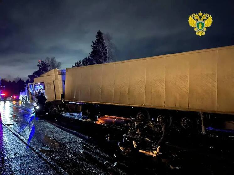 Два человека погибли в тройном ДТП на калужской трассе