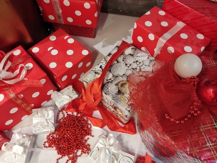 ВТБ узнал, что сибиряки хотели бы изменить в новогодних подарках