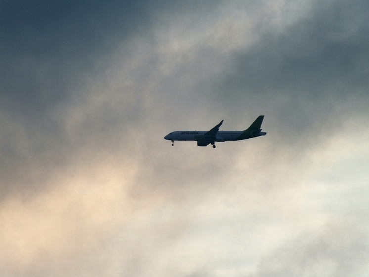 Пассажиры экстренно севшего в Ашхабаде самолета из Дубая вылетели в Екатеринбург