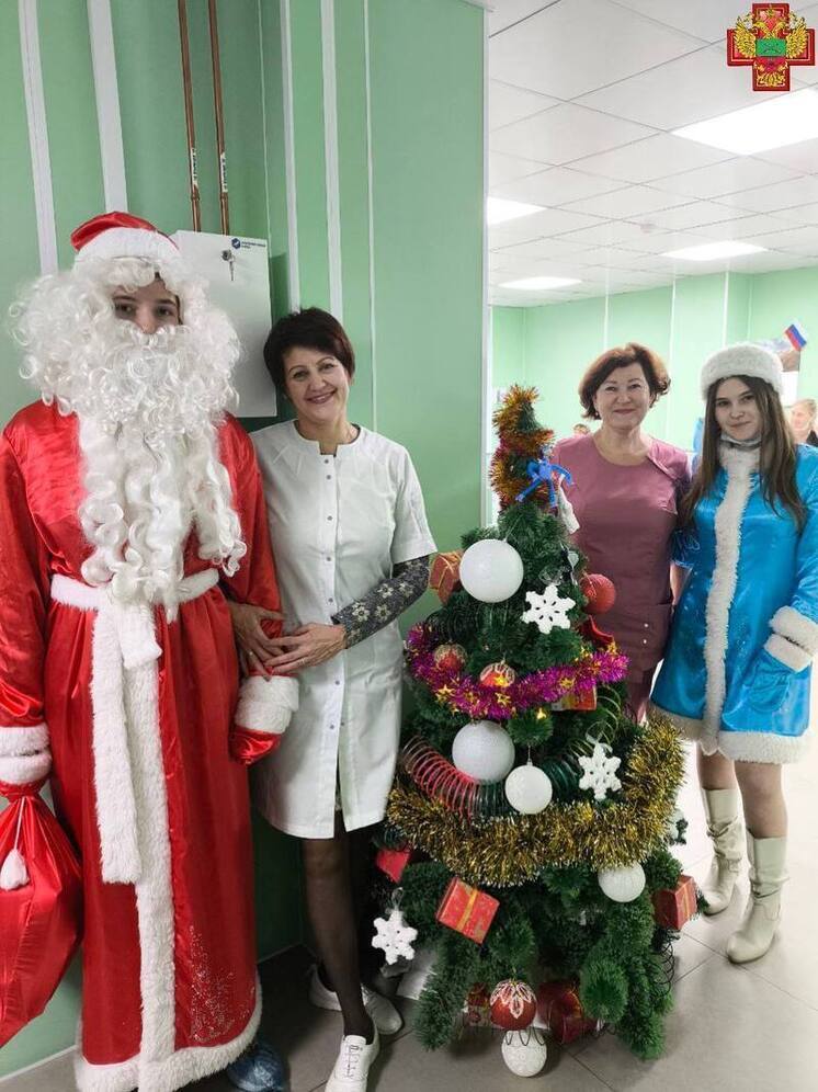 В Мелитополе студенты-медики подарили новогоднее чудо юным пациентам