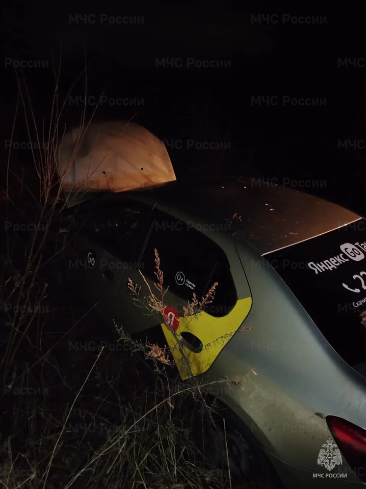 В брянском селе Сосновка спасатели ликвидировали последствия ДТП