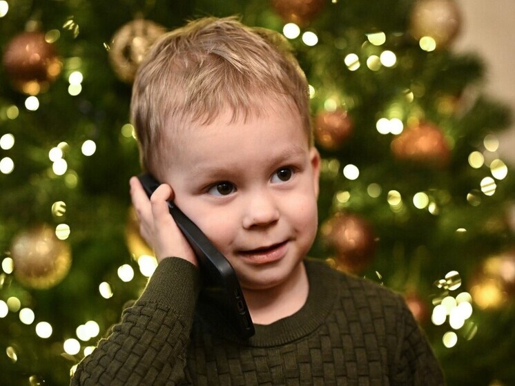 В России вновь заработала горячая линия Деда Мороза для детей