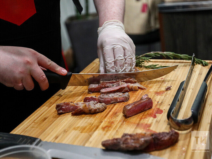 Казанский мясокомбинат оштрафовали на 700 тысяч за сальмонеллу в полуфабрикатах