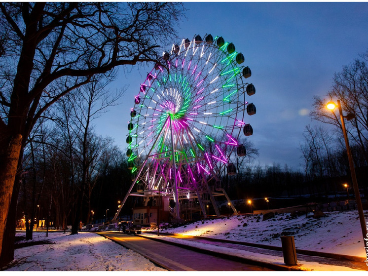 Все новогодние каникулы в Череповце будет работать колесо обозрения