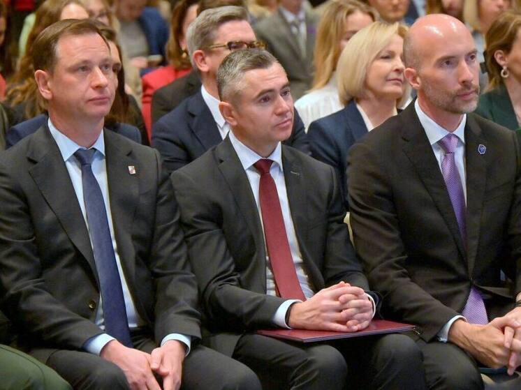 Глава Сочи Андрей Прошунин принял участие в церемонии, посвящённой пятилетию ФТ «Сириус»