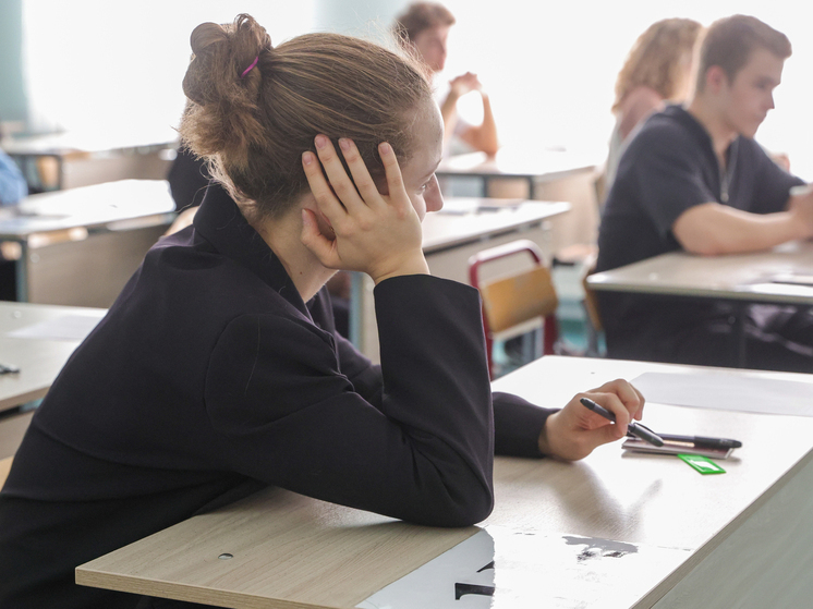 Глава Тюменской области Моор запретил мигрантам работать в детских садах и школах