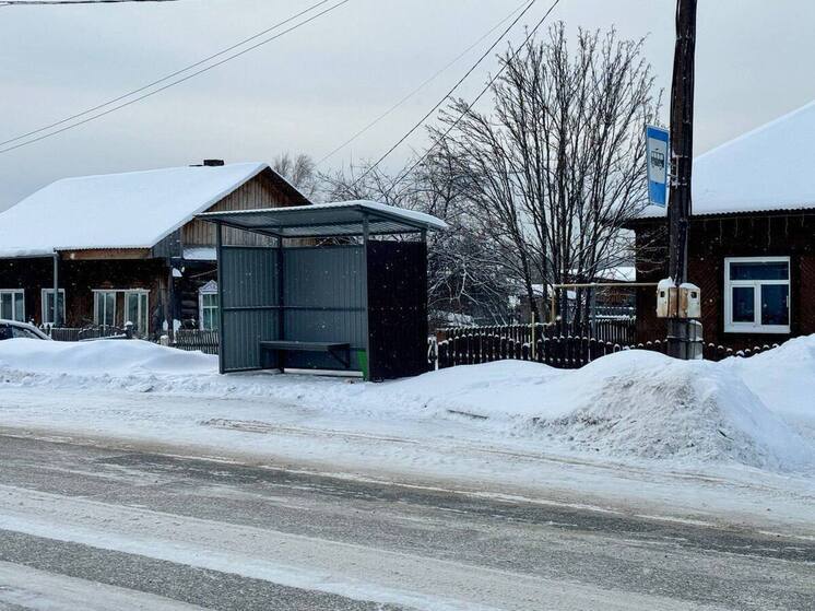 В Асиновском районе после требования прокуратуры на остановке появился новый павильон