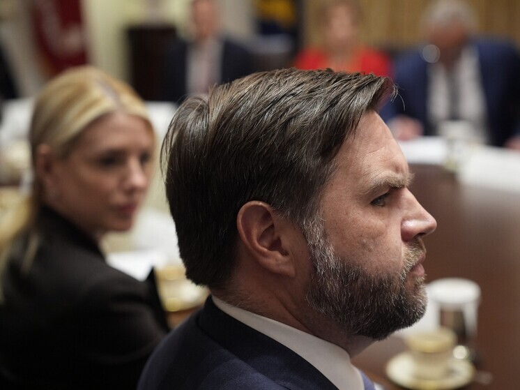 Вице-президент США Джей Ди Вэнс провел жесткую тренировку с элитными «морскими котиками»