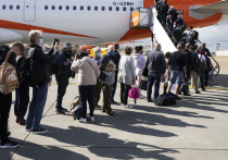 Рейс британского лоукостера из испанской Малаги в лондонский Гатвик был задержан более чем на 11 часов после смерти на борту 89-летней пассажирки