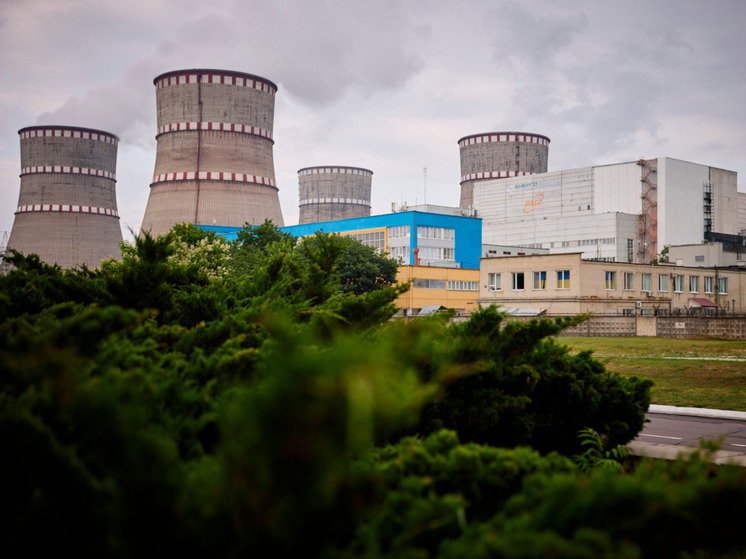 Минэнерго Украины: АЭС вынужденно снизили мощность из-за массированной атаки