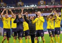 Под занавес 2025 года российское футбольное сообщество всколыхнула тревожная информация: один из уважаемых клубов Российской премьер-лиги — «Ростов» — может не доиграть сезон-2025/26 из-за масштабных финансовых проблем. Источником тревоги стал инсайдер Иван Карпов, который в своём телеграм-канале утверждал, что долги клуба достигают 4-5 миллиардов рублей, зимние сборы команды не оплачены, а с сентября-октября имеются долги по зарплате игрокам.