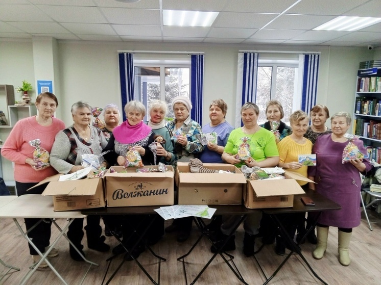 Волонтеры из Шипицыно собрали 80 подарков для бойцов СВО