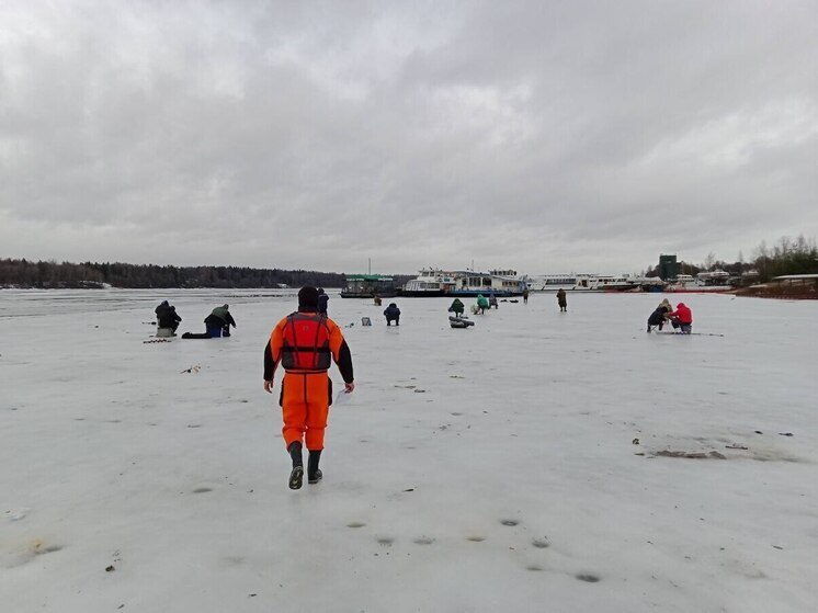 Суровым мужчинам, ведущим активный образ жизни, независимо от того, путешествуют они или занимаются подледным ловом, обязательно нужно иметь в экипировке особое белье. Какое? Об этом «МК в Ленобласти» рассказал основатель сообщества ВК «РыбоLOVим», рыбак и путешественник с более чем 30-летним стажем Сергей Акентьев.
