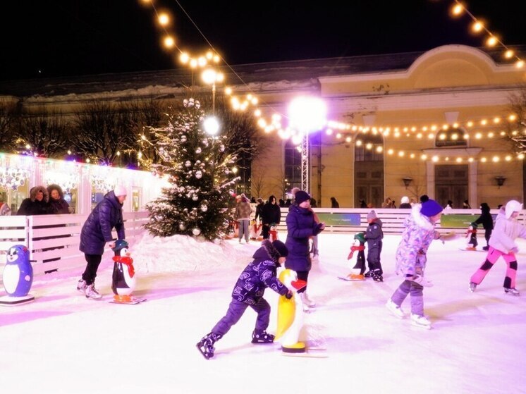 Длительные новогодние каникулы часто становятся для семей не временем отдыха, а испытанием на прочность. Постоянное нахождение вместе, разные ожидания от праздников и бытовые мелочи нередко приводят к конфликтам. «МК в Питере» пообщался с практикующим психологом, магистром психологии Ириной Меркуловой и узнал, как избежать ссор в праздничные дни.